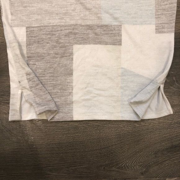 Aritzia tshirt - Picture 4 of 4